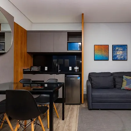 Aion Suites 303 – Lindo apartamento com Vista para o Mar, a 60m da Praia de Bombinhas, com Piscina e Academia no Rooftop.-3